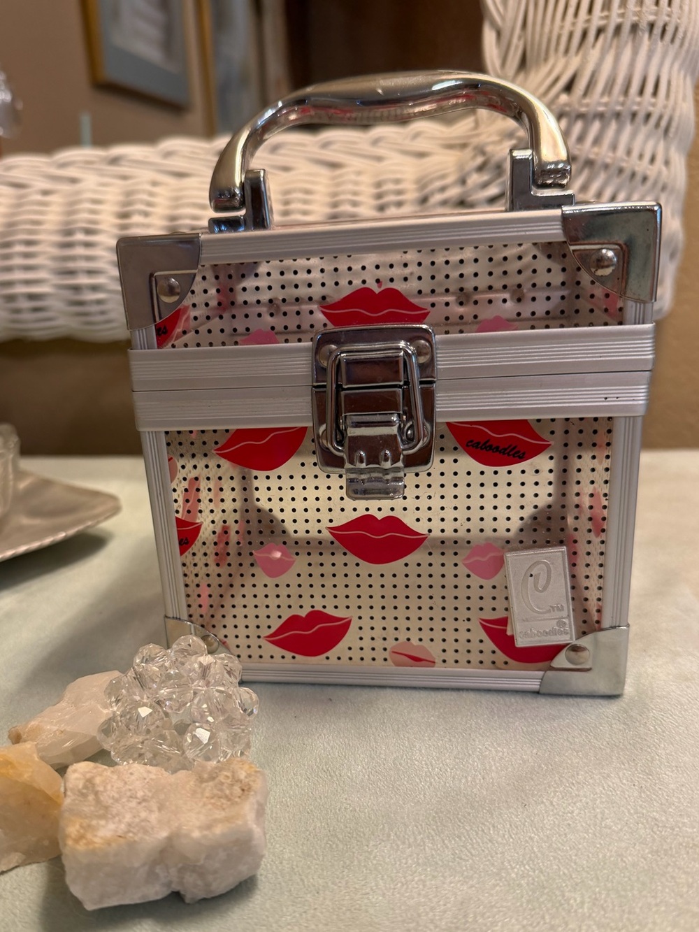 Caboodle Make-Up or Carry-All case, Clear w/LIPS all over! Metal handle & latch